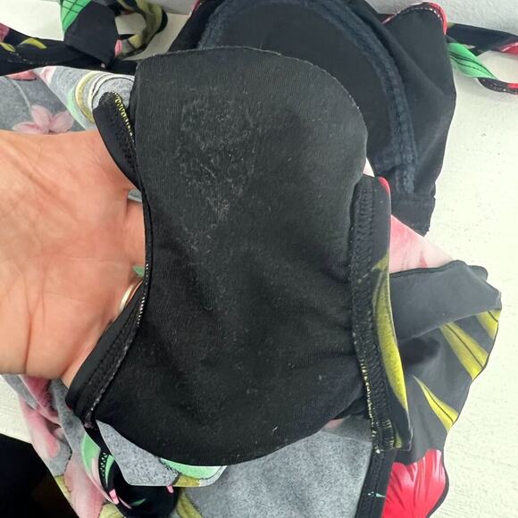 Indigo Bay Red Floral One Piece Sarong Front Swimsuit Womens Size 14 - Picture 4 of 7